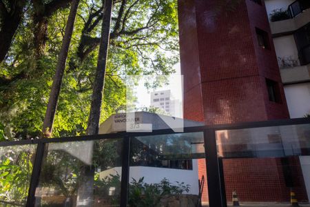 Apartamento à venda com 205m², 4 quartos e 3 vagasFachada e portaria