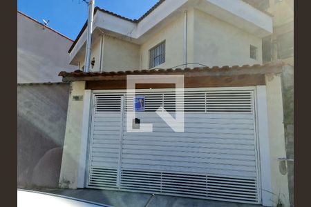 Casa para alugar com 125m², 4 quartos e 2 vagasFachada do imóvel com placa QuintoAndar