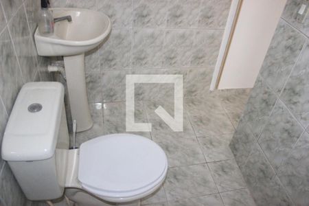 Casa para alugar com 125m², 4 quartos e 2 vagasBanheiro da edícula