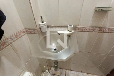 Casa à venda com 140m², 3 quartos e 2 vagas Casa à venda com 140m², 3 quartos e 2 vagasLavabo