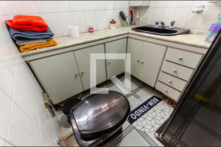 Casa à venda com 140m², 3 quartos e 2 vagas Casa à venda com 140m², 3 quartos e 2 vagasBanheiro