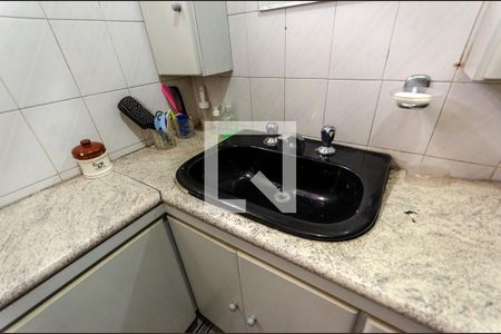 Casa à venda com 140m², 3 quartos e 2 vagas Casa à venda com 140m², 3 quartos e 2 vagasBanheiro