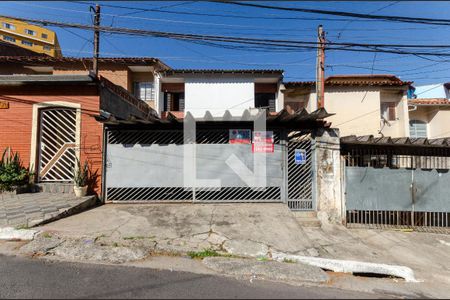 Casa à venda com 140m², 3 quartos e 2 vagas Casa à venda com 140m², 3 quartos e 2 vagasFachada