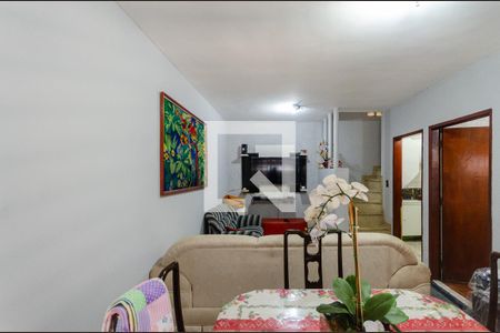 Sala de casa à venda com 3 quartos, 140m² em Jardim Peri, São Paulo
