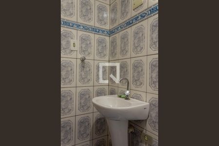 Casa à venda com 365m², 4 quartos e 1 vaga Casa à venda com 365m², 4 quartos e 1 vagaBanheiro 2