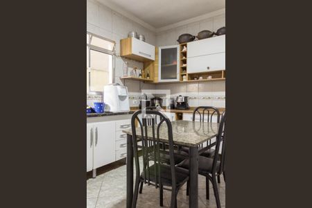 Casa à venda com 365m², 4 quartos e 1 vaga Casa à venda com 365m², 4 quartos e 1 vagaCozinha