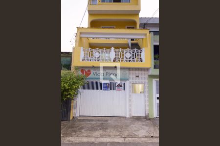 Casa à venda com 365m², 4 quartos e 1 vaga Casa à venda com 365m², 4 quartos e 1 vagaFachada