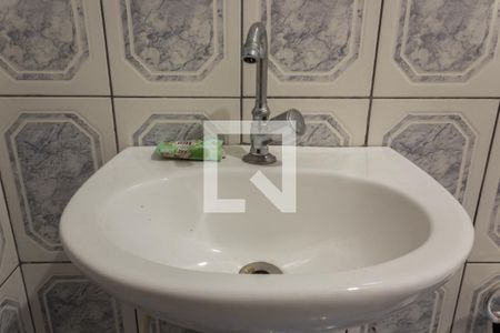 Casa à venda com 365m², 4 quartos e 1 vaga Casa à venda com 365m², 4 quartos e 1 vagaBanheiro 2