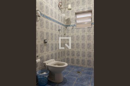 Casa à venda com 365m², 4 quartos e 1 vaga Casa à venda com 365m², 4 quartos e 1 vagaBanheiro 2