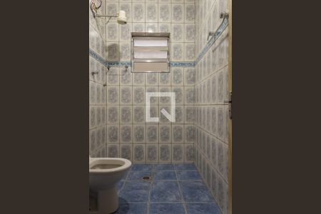 Casa à venda com 365m², 4 quartos e 1 vaga Casa à venda com 365m², 4 quartos e 1 vagaBanheiro 2