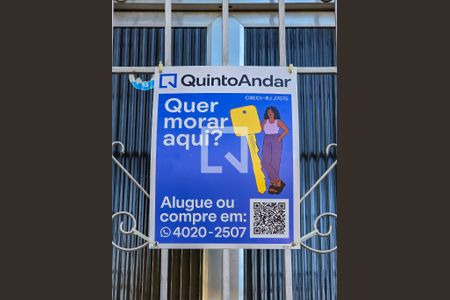 Apartamento para alugar com 58m², 3 quartos e sem vaga Apartamento para alugar com 58m², 3 quartos e sem vagaPlaca QuintoAndar instalada na fachada do imóvel