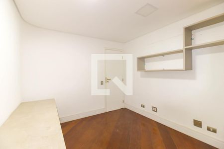 Apartamento à venda com 210m², 4 quartos e 3 vagasQuarto