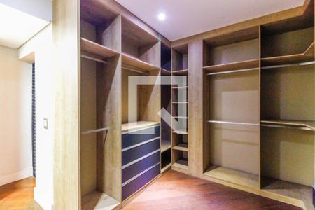 Apartamento à venda com 210m², 4 quartos e 3 vagasCloset da suíte 1