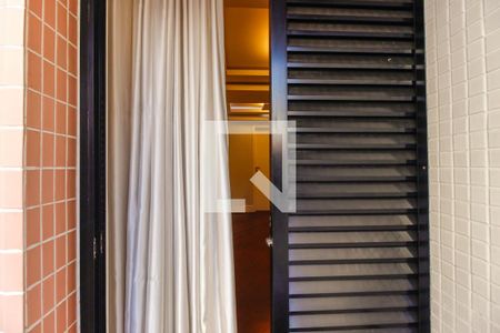 Apartamento à venda com 210m², 4 quartos e 3 vagasSacada da Suíte 1