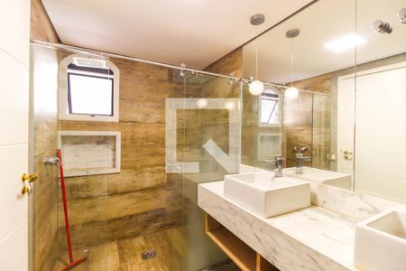 Apartamento à venda com 210m², 4 quartos e 3 vagasBanheiro da Suíte 1