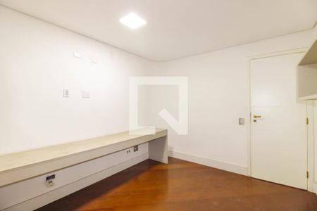 Apartamento à venda com 210m², 4 quartos e 3 vagasQuarto
