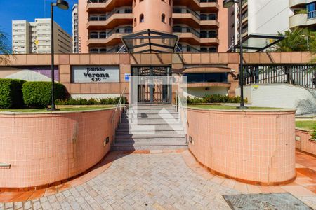 Apartamento à venda com 210m², 4 quartos e 3 vagasFachada e portaria