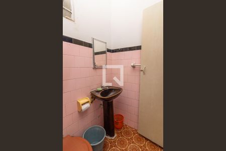 Casa à venda com 300m², 2 quartos e 3 vagasBanheiro