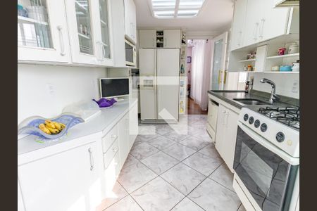 Apartamento à venda com 247m², 3 quartos e 2 vagas Apartamento à venda com 247m², 3 quartos e 2 vagasCozinha