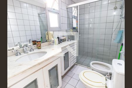 Apartamento à venda com 247m², 3 quartos e 2 vagas Apartamento à venda com 247m², 3 quartos e 2 vagasBanheiro da Suíte