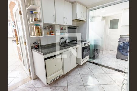 Apartamento à venda com 247m², 3 quartos e 2 vagas Apartamento à venda com 247m², 3 quartos e 2 vagasCozinha