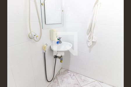 Apartamento à venda com 247m², 3 quartos e 2 vagas Apartamento à venda com 247m², 3 quartos e 2 vagasBanheiro de serviço