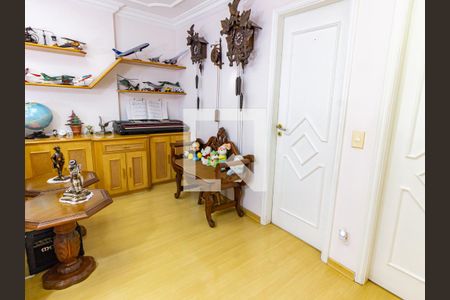 Apartamento à venda com 247m², 3 quartos e 2 vagas Apartamento à venda com 247m², 3 quartos e 2 vagasHall e escada