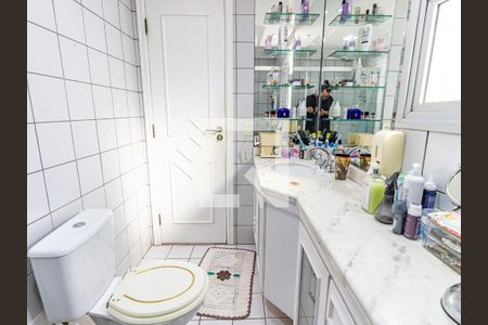 Apartamento à venda com 247m², 3 quartos e 2 vagas Apartamento à venda com 247m², 3 quartos e 2 vagasBanheiro da Suíte