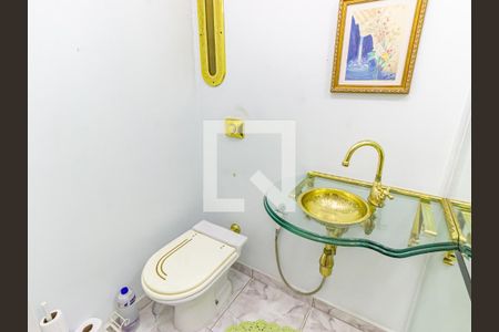 Apartamento à venda com 247m², 3 quartos e 2 vagas Apartamento à venda com 247m², 3 quartos e 2 vagasLavabo