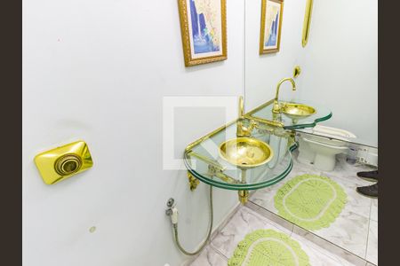 Apartamento à venda com 247m², 3 quartos e 2 vagas Apartamento à venda com 247m², 3 quartos e 2 vagasLavabo