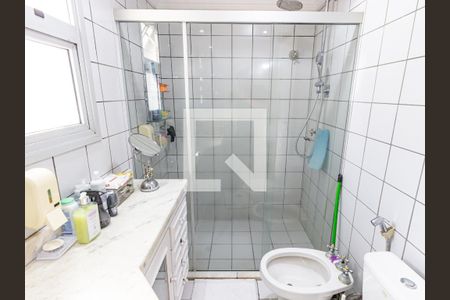Apartamento à venda com 247m², 3 quartos e 2 vagas Apartamento à venda com 247m², 3 quartos e 2 vagasBanheiro da Suíte