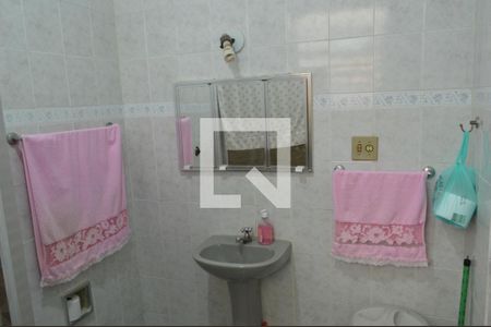 Casa à venda com 314m², 3 quartos e 2 vagasBanheiro 