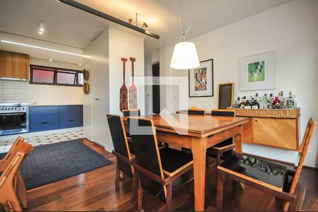 Apartamento à venda com 100m², 2 quartos e 2 vagasSala