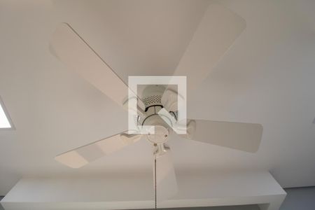 Casa de condomínio à venda com 420m², 3 quartos e 4 vagas Casa de condomínio à venda com 420m², 3 quartos e 4 vagasEscritório