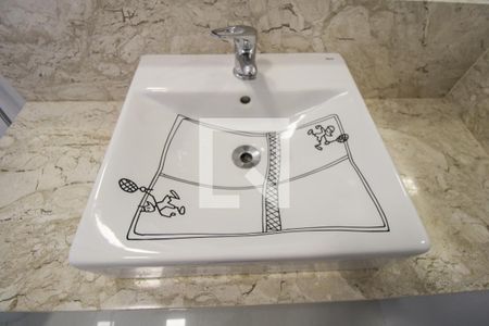 Casa de condomínio à venda com 420m², 3 quartos e 4 vagas Casa de condomínio à venda com 420m², 3 quartos e 4 vagasBanheiro do Quarto 1