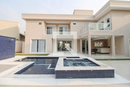 Casa de condomínio à venda com 420m², 3 quartos e 4 vagas Casa de condomínio à venda com 420m², 3 quartos e 4 vagasÁrea Externa