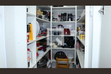 Casa à venda com 200m², 3 quartos e 2 vagasDespensa