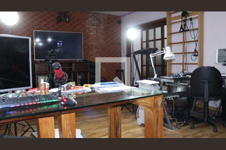 Casa à venda com 200m², 3 quartos e 2 vagasEscritório