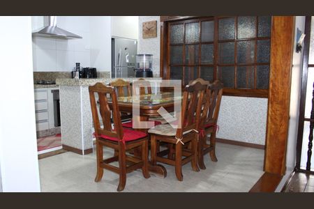 Sala de casa à venda com 3 quartos, 200m² em Parque Residencial Oratorio, São Paulo