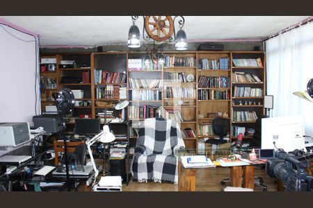 Casa à venda com 200m², 3 quartos e 2 vagasEscritório