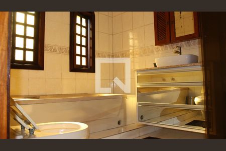 Casa à venda com 200m², 3 quartos e 2 vagasBanheiro