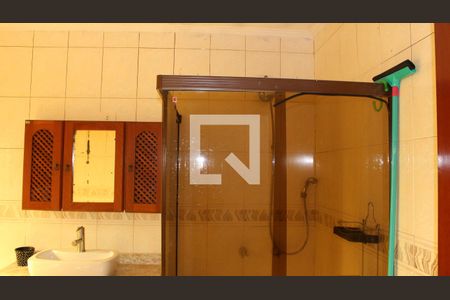 Casa à venda com 200m², 3 quartos e 2 vagasBanheiro