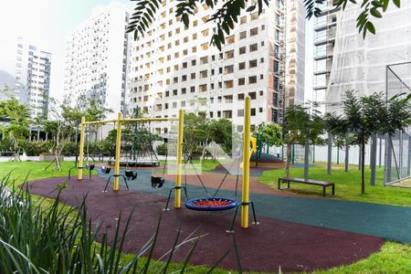 Apartamento à venda com 56m², 2 quartos e 1 vaga Apartamento à venda com 56m², 2 quartos e 1 vagaÁrea comum - Playground