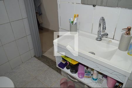 Casa à venda com 150m², 4 quartos e 1 vagaBanheiro