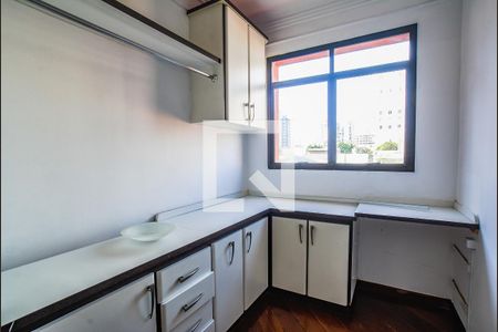 Apartamento para alugar com 162m², 3 quartos e 2 vagasQuarto de Serviço
