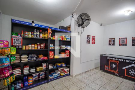 Apartamento à venda com 56m², 2 quartos e sem vaga Apartamento à venda com 56m², 2 quartos e sem vagaMercado