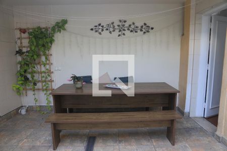 Casa para alugar com 90m², 2 quartos e 2 vagasQuintal