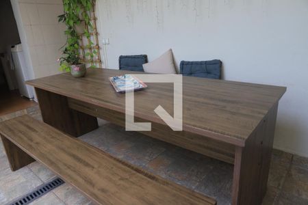 Casa para alugar com 90m², 2 quartos e 2 vagasQuintal