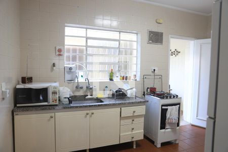 Casa para alugar com 90m², 2 quartos e 2 vagasCozinha