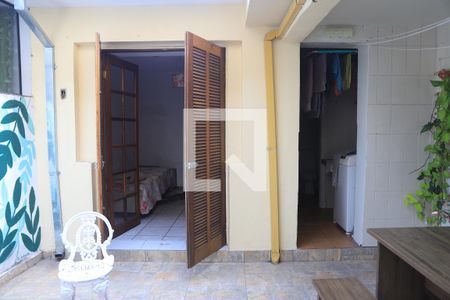 Casa para alugar com 90m², 2 quartos e 2 vagasQuintal